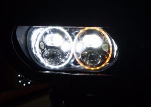 The premium TruBEAM® LED Headlamp offers 4 Low Beam LEDs and 4 High Beam LEDs with built-in halo rings around each headlight (5800K Color Temperature). The built-in halos function as a White DRL with Auxiliary Amber Turn signal function to increase visibility even more!
